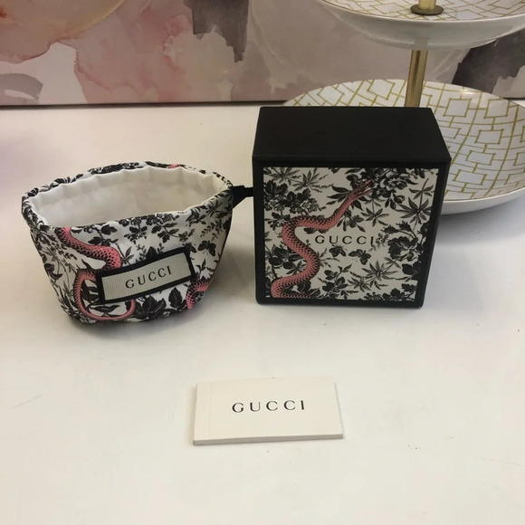 ! GUCCI G CHARLOTTE HEART NECKLACE and Charlotte Heart Charm G Silver B… - Picture 7 of 10